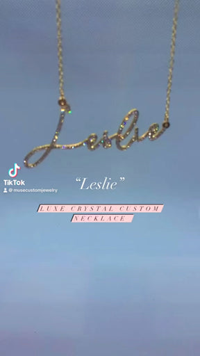 Leslie hot sale name necklace